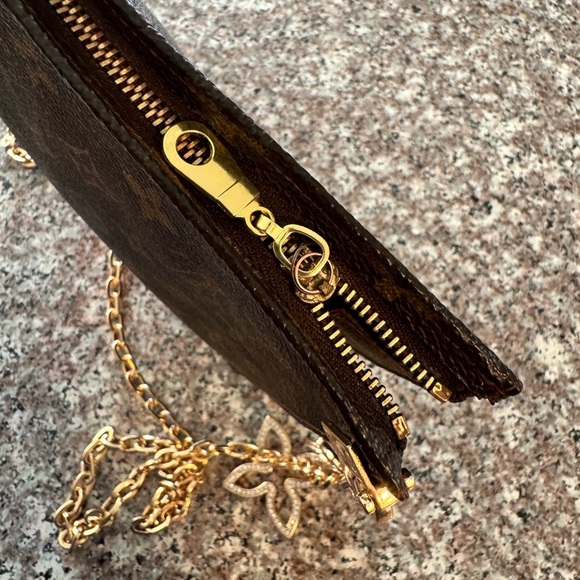 Vintage LOUIS VUITTON Monogram Pouche Toilette 26 Clutch Bag converted - Picture 10 of 14